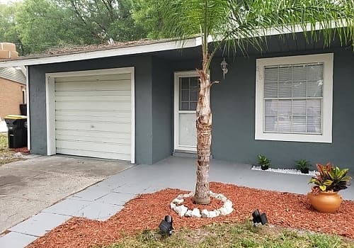 See the transformation of garage doors in Deltona, FL with Advanced Garages’ projects.